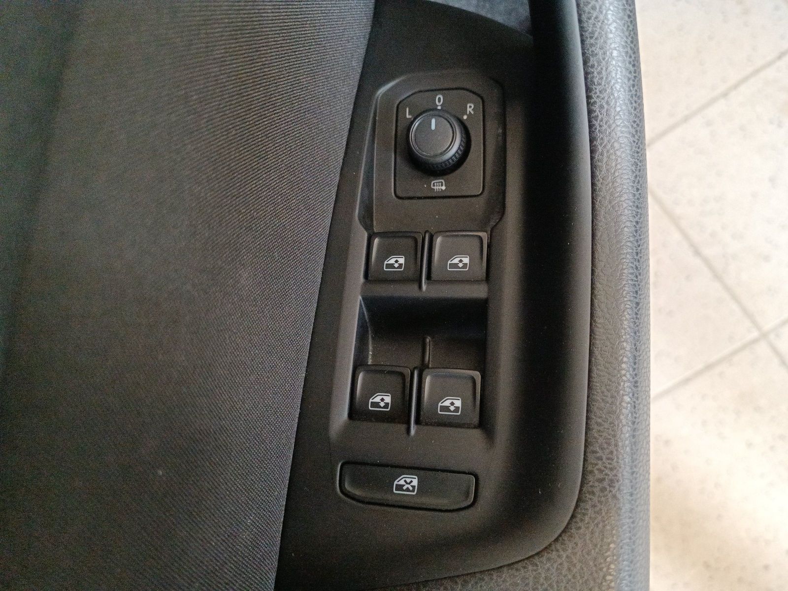 Volkswagen Passat Variant 1.5 TSI RFK*LED*Navi*DAB*SHZ foto 15