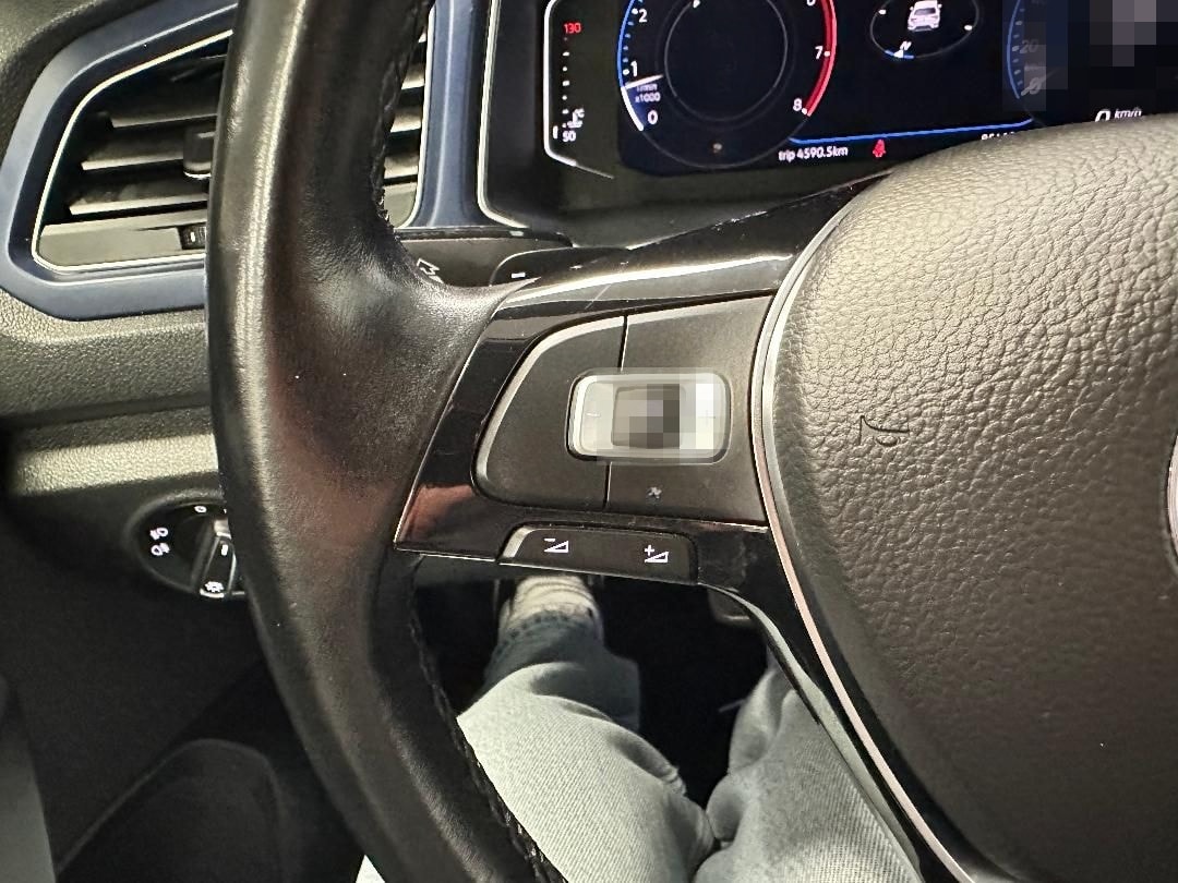 Volkswagen T-ROC United 1.5 TSI DSG, 18",LED,Navi,AHK... foto 14