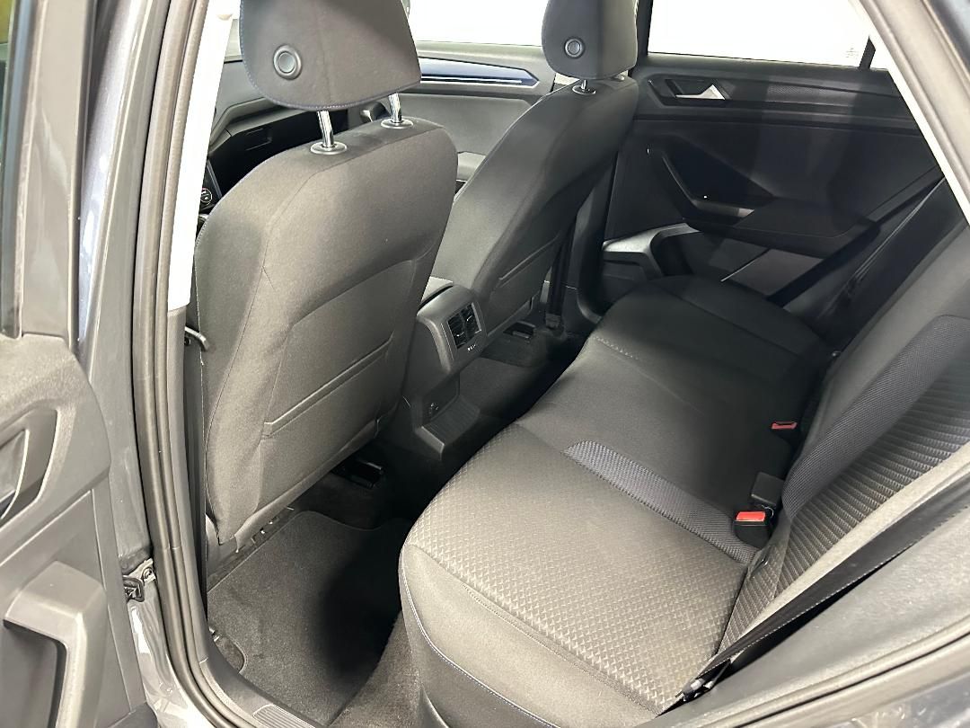 Volkswagen T-ROC United 1.5 TSI DSG, 18",LED,Navi,AHK... foto 6