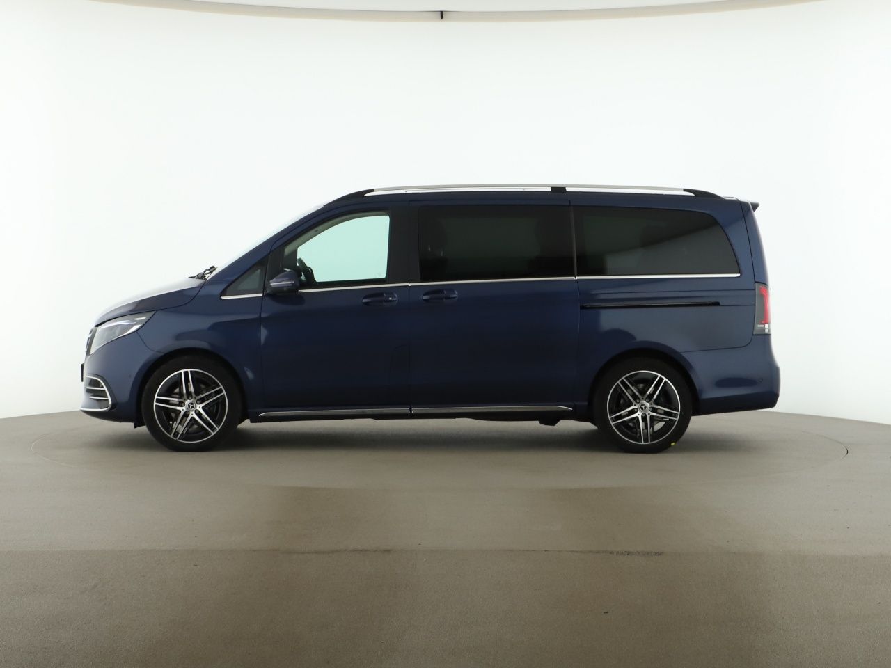 Mercedes-Benz V 300 d Lang Exclusive AMG Nappa AHK Pano foto 4