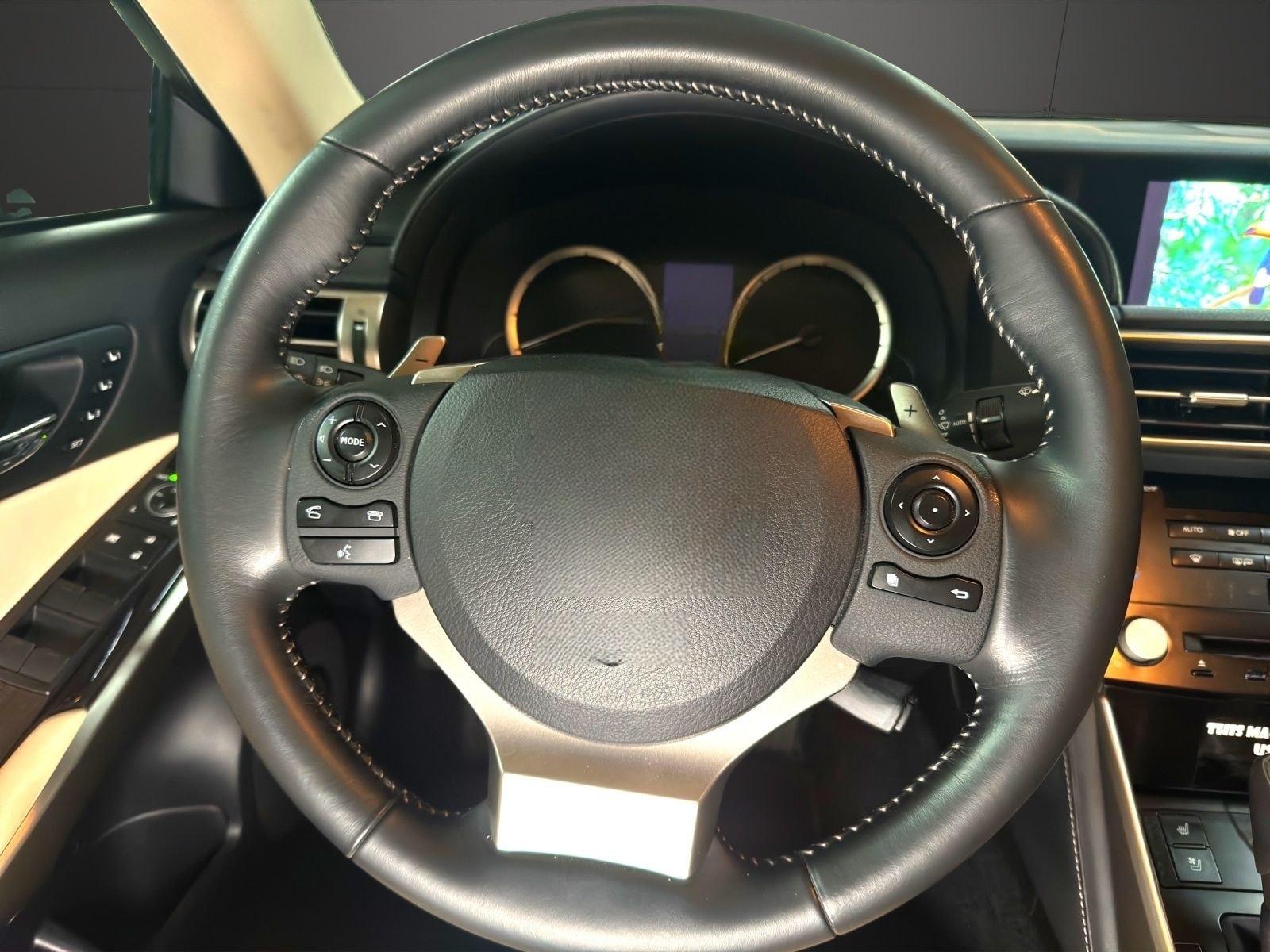 Lexus IS 300 foto 10