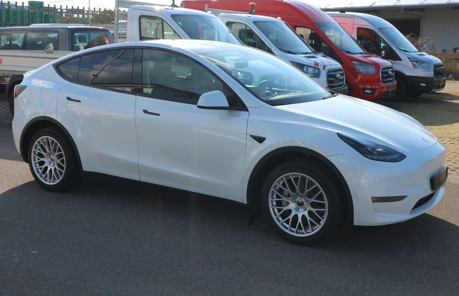 Tesla Model Y Long Range Dual AWD Heckspoiler Leder foto 3