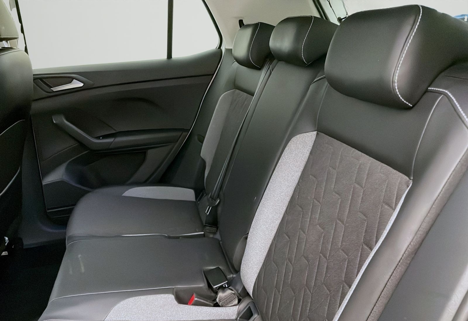 Volkswagen T-Cross 1.0 TSI GOAL NAVI KLIMA PDC SHZG foto 14