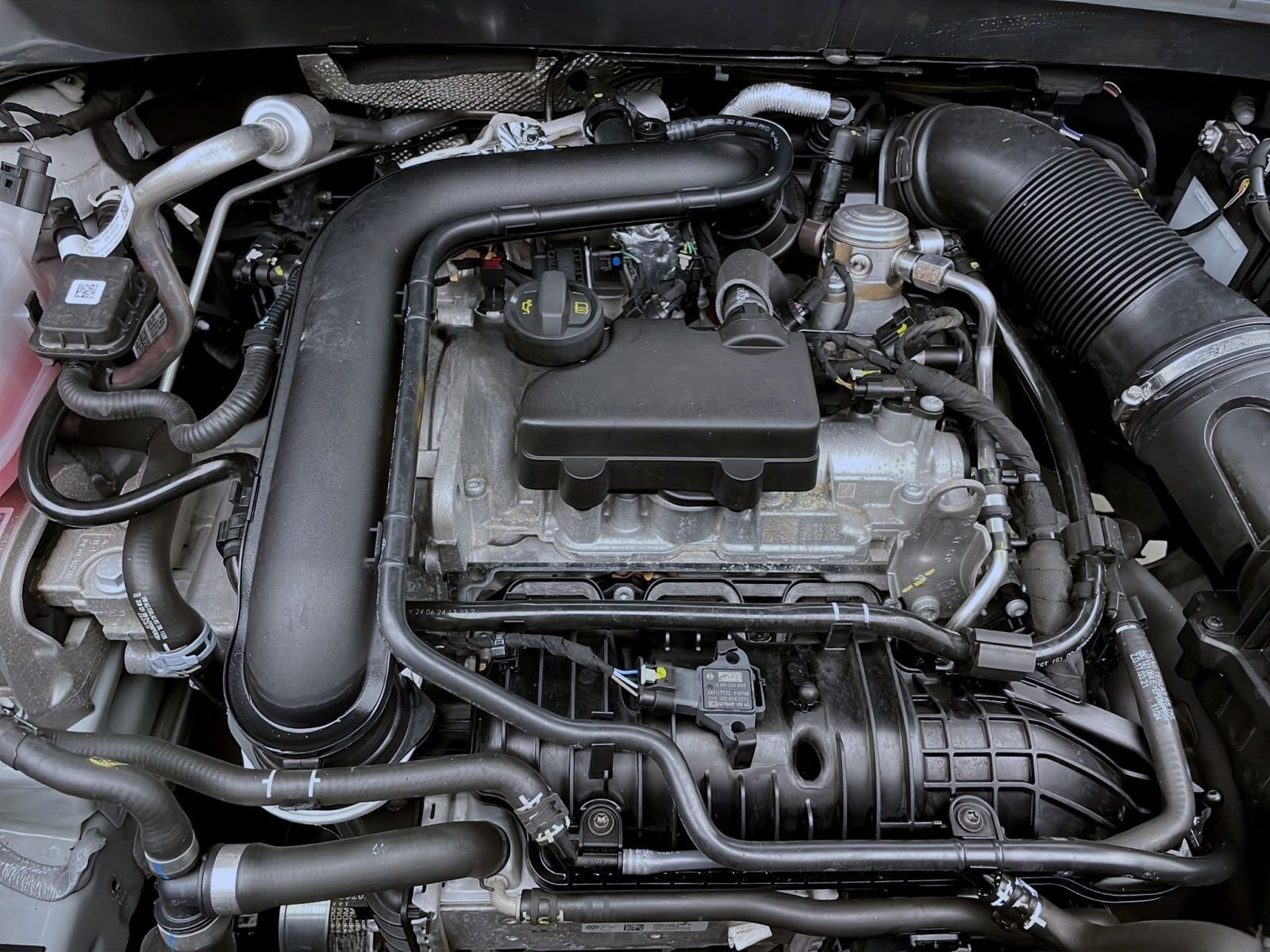 Volkswagen T-Cross 1.0 TSI GOAL NAVI KLIMA PDC SHZG foto 17