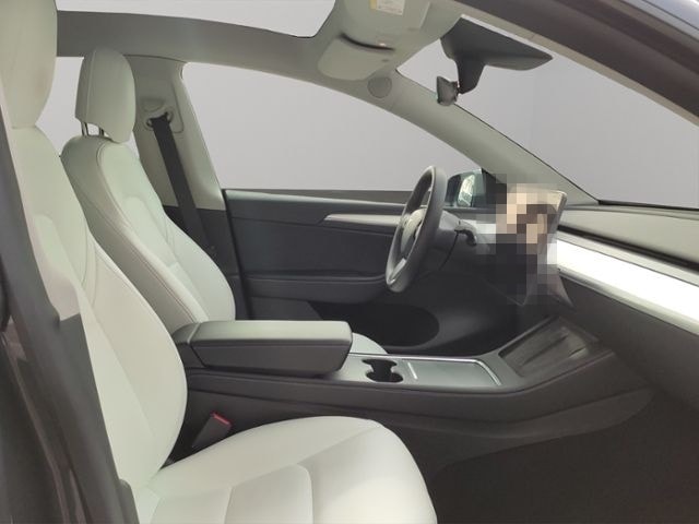 Tesla Model Y Long Range Dual AWD foto 9