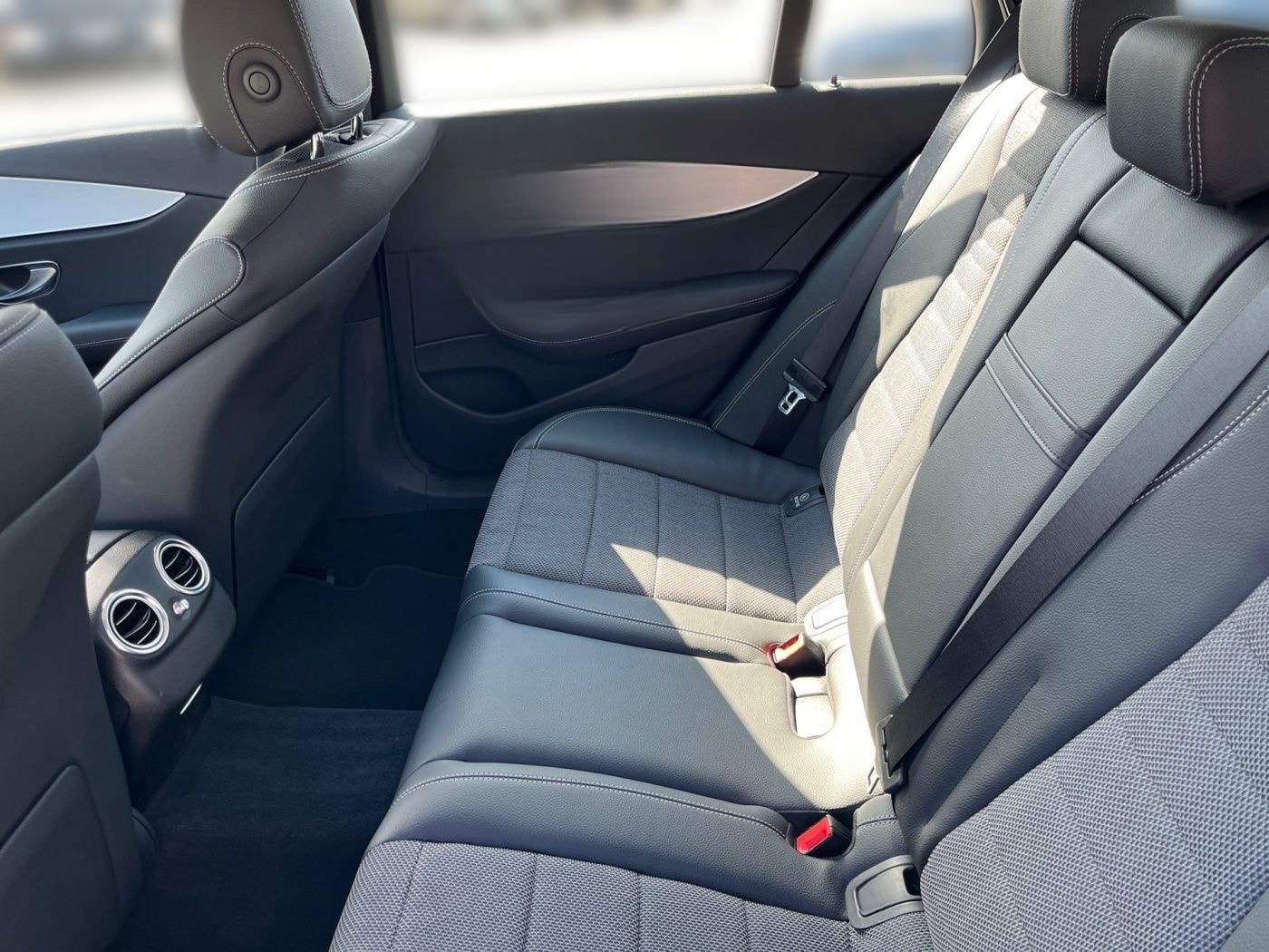 Mercedes-Benz E 220 d T Avantgarde Easy-Pack*Kamera*Pre-Safe** foto 9