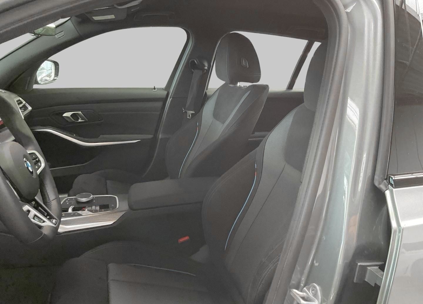 BMW 330 i xDrive M Sportpaket LED ACC Navi Digi-CP   foto 9