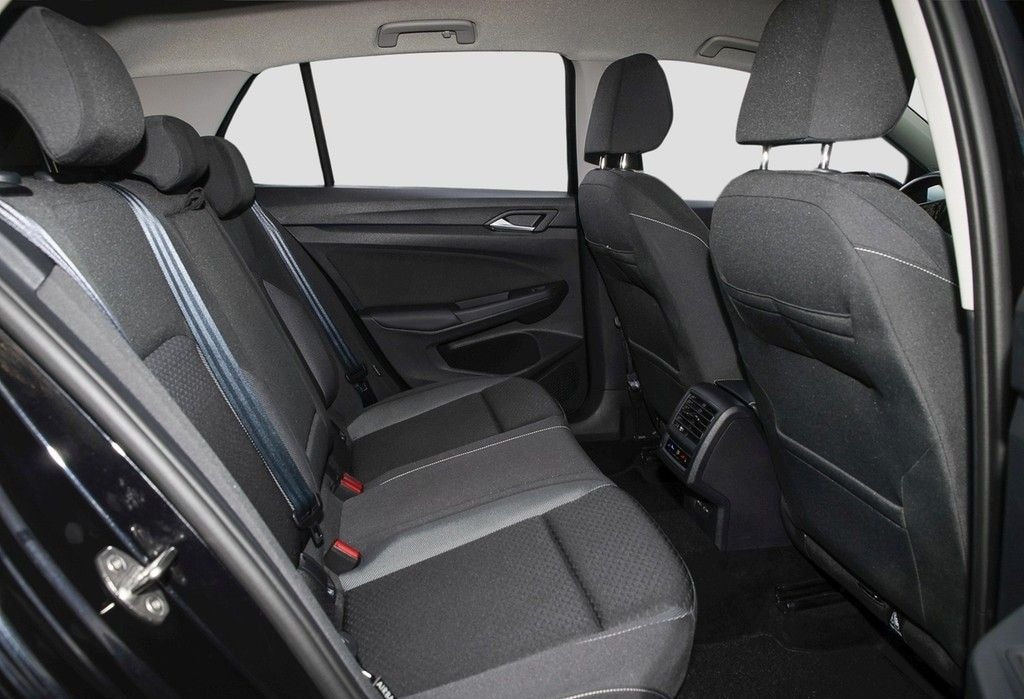 Volkswagen Golf VIII Lim. 1.5 TSI Active *Navi*Kamera*HuD* foto 11