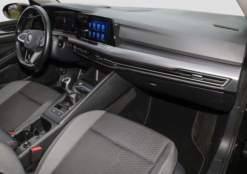 Volkswagen Golf VIII Lim. 1.5 TSI Active *Navi*Kamera*HuD* foto 8