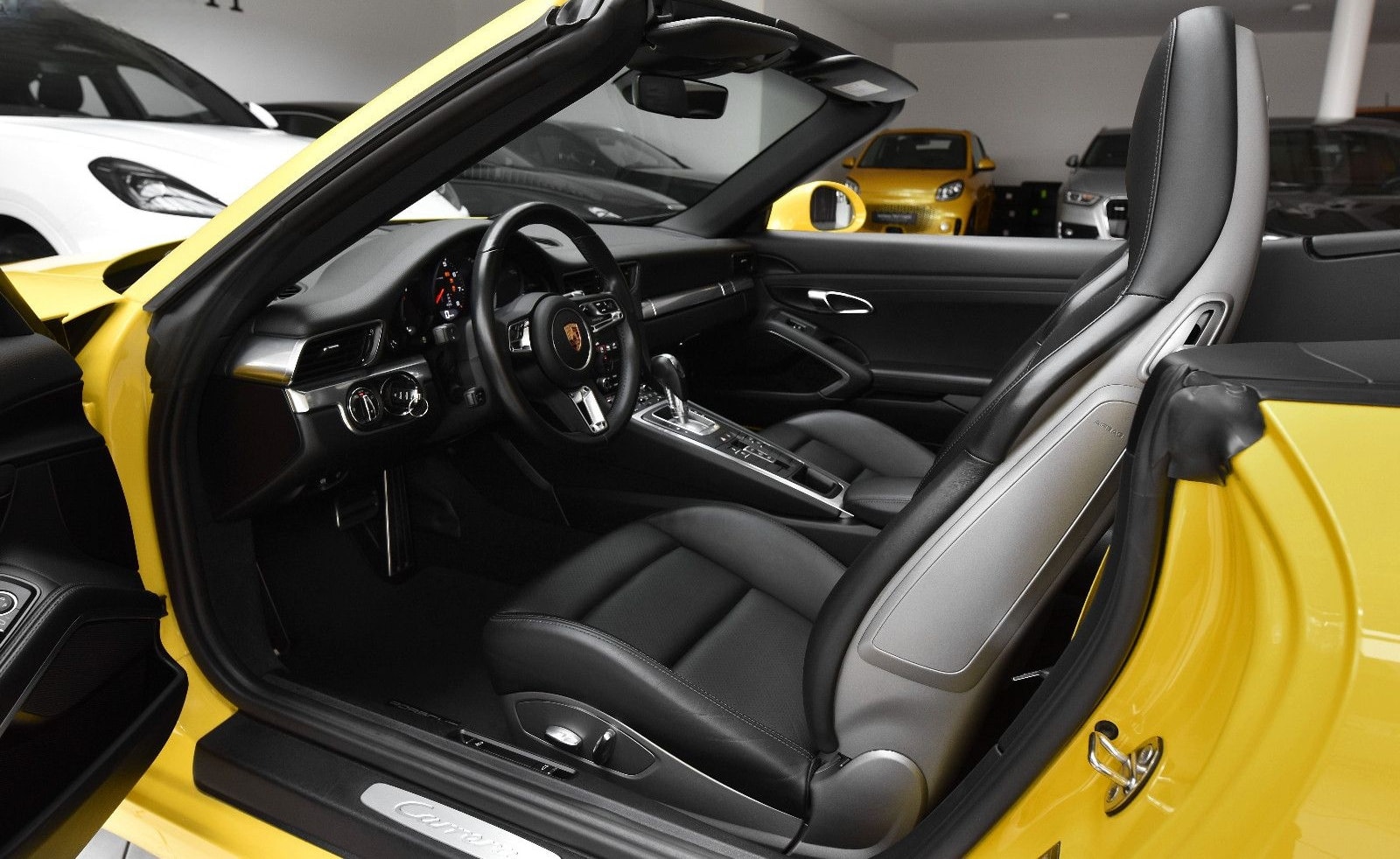 Porsche 991.2 Cabriolet * Racinggelb* Chrono* LED* foto 20