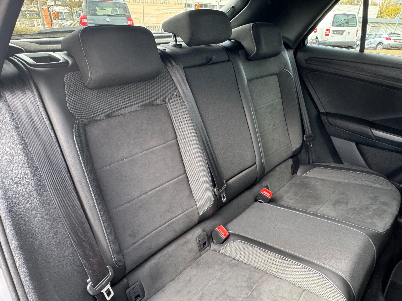 Volkswagen T-Roc 1.0 TSI "R-Line" LED CAM NAVI 5JG SCHH. foto 12