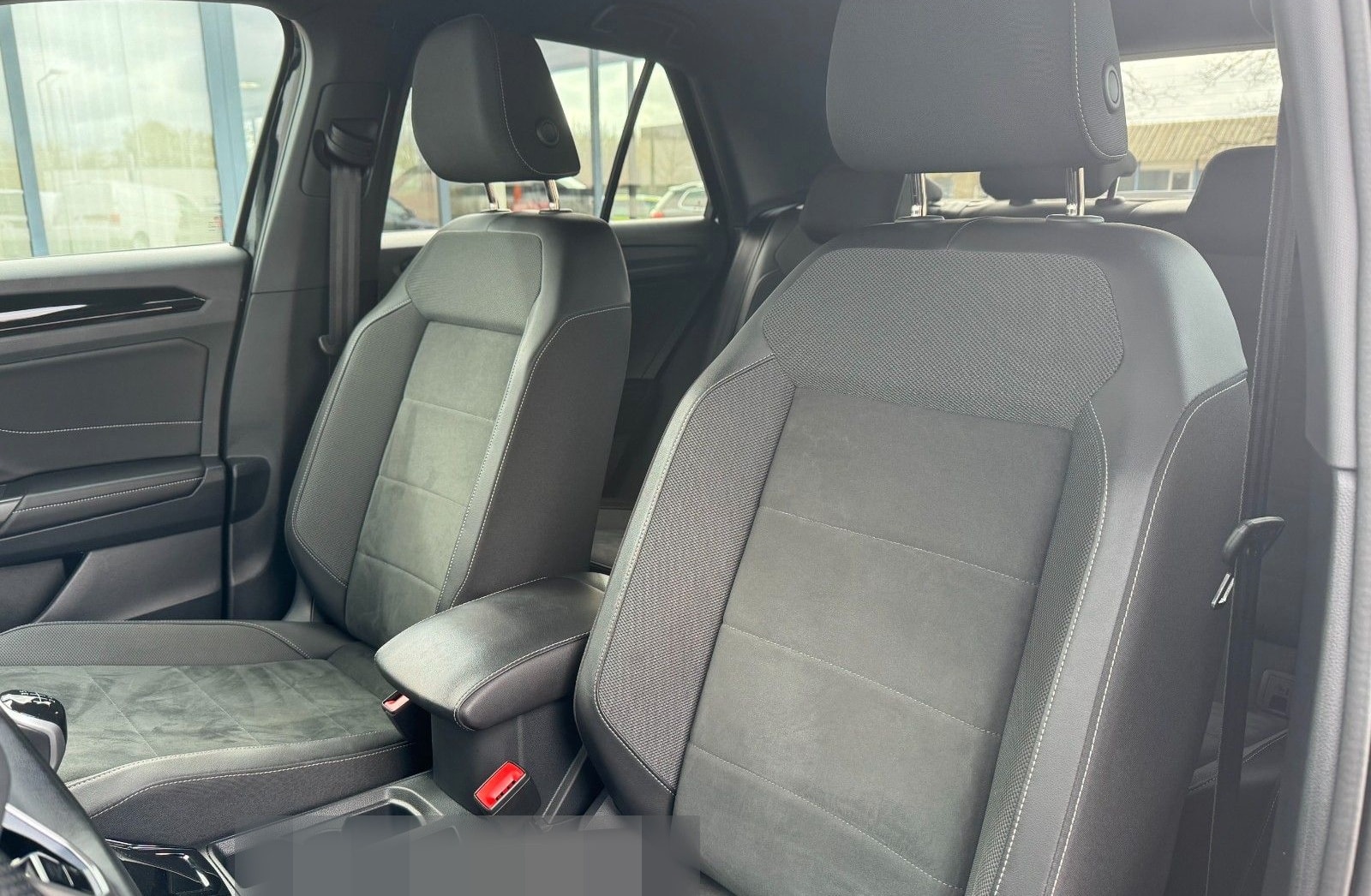 Volkswagen T-Roc 1.0 TSI "R-Line" LED CAM NAVI 5JG SCHH. foto 4