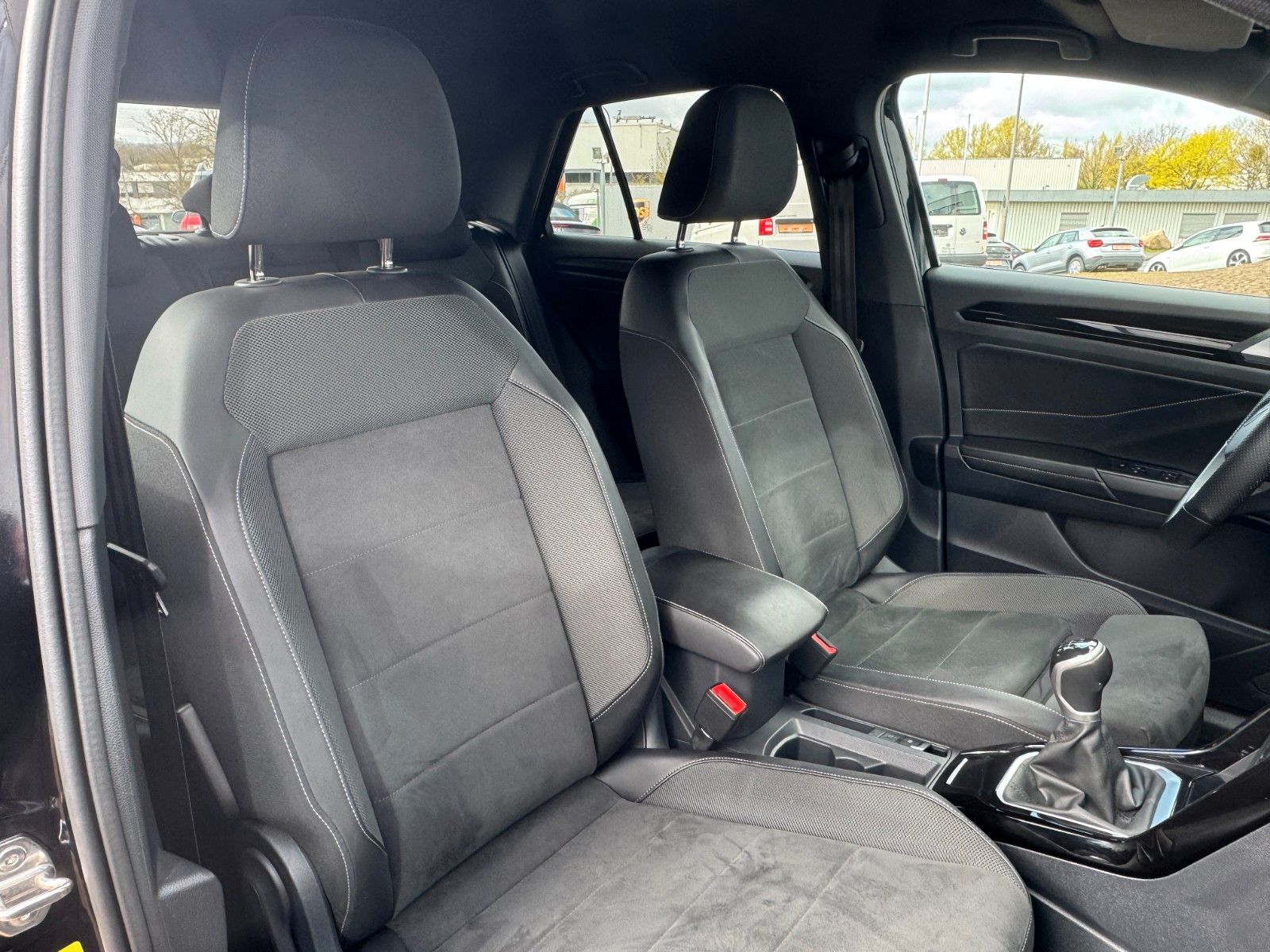 Volkswagen T-Roc 1.0 TSI "R-Line" LED CAM NAVI 5JG SCHH. foto 6