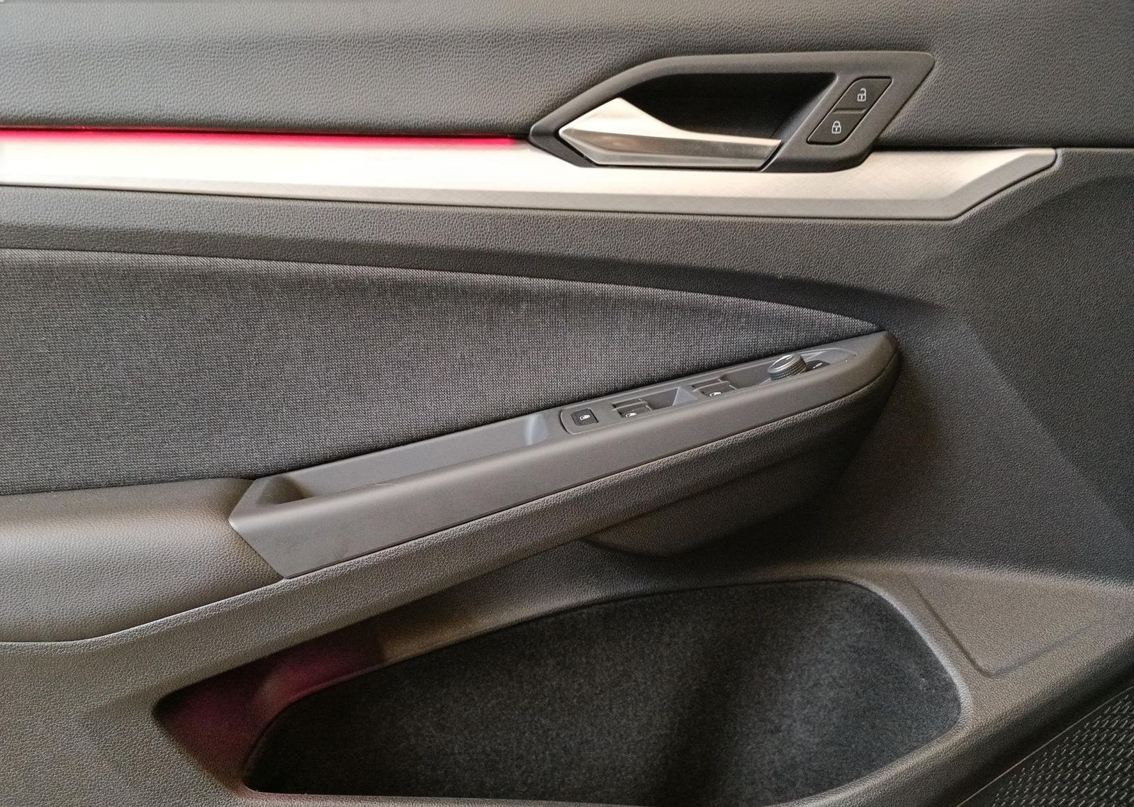 Volkswagen Golf VIII Var. 1.5 TSI LIFE AHK*RFK*ACC*App-Con. foto 16