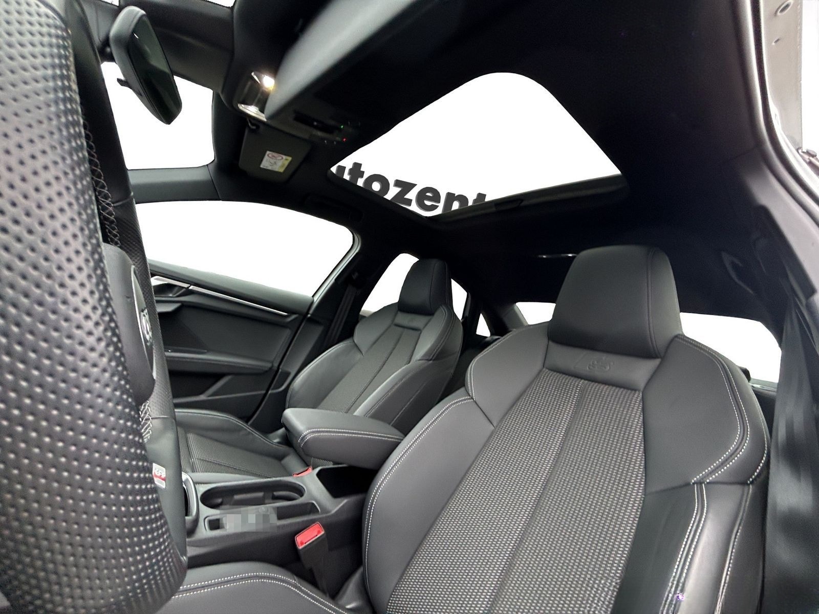 Audi S3 2.0 TFSI 228kW S tronic Glasdach Sitzheizung foto 16