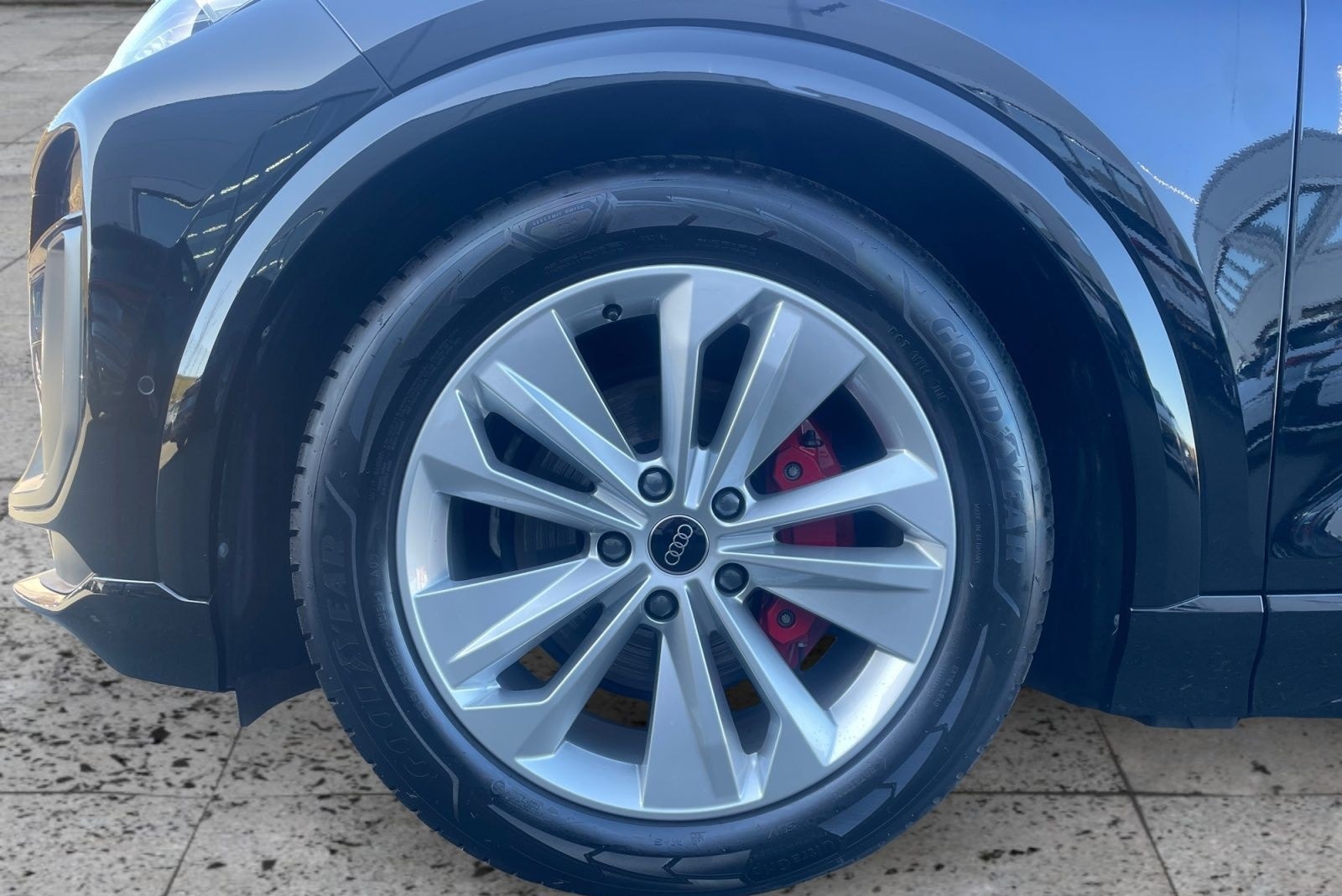 Audi Q6 e-tron QU S-LINE MATRIX+HuD+B&O+AIR+AHK+PANO foto 8