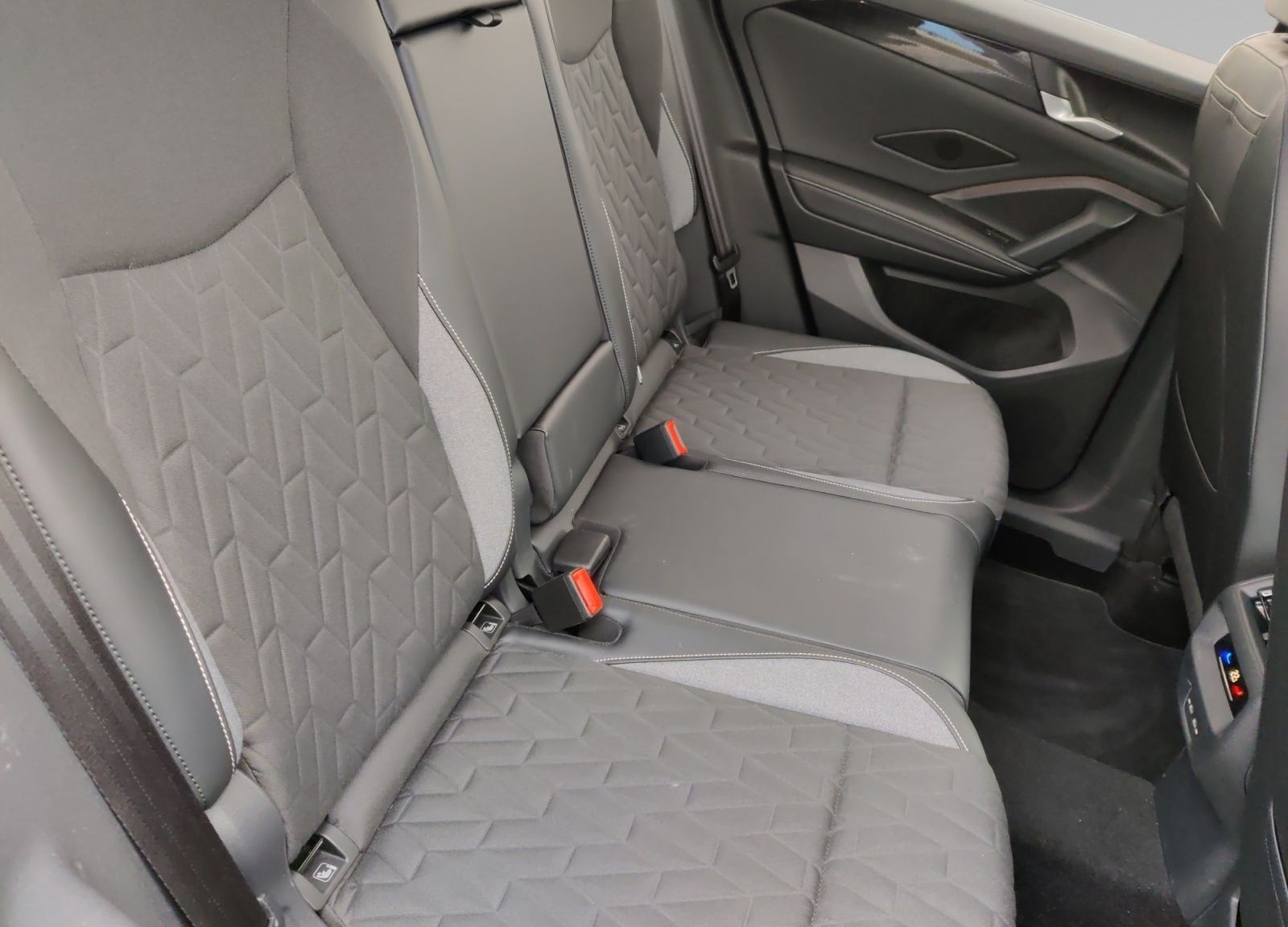 Volkswagen Tiguan 2.0 TDI DSG GOAL AHK 360° LED+ ACC Navi foto 14