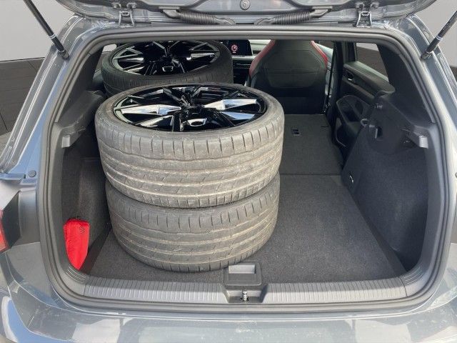 Volkswagen Golf VIII 2.0 TSI DSG GTI Clubsport Pano DCC HK  foto 15