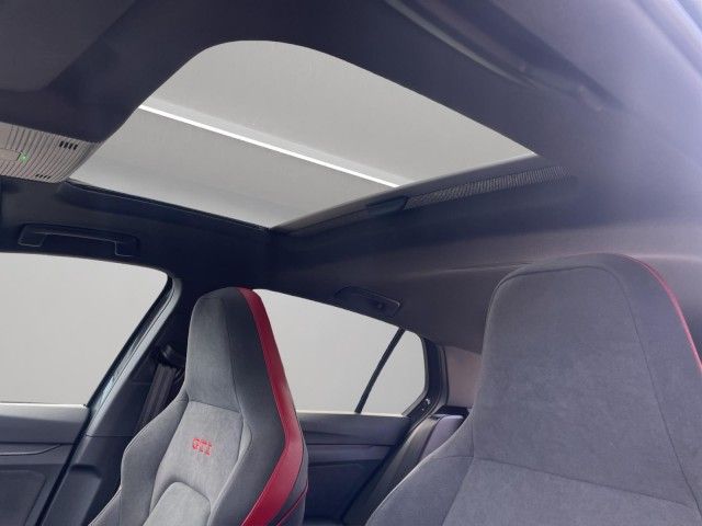 Volkswagen Golf VIII 2.0 TSI DSG GTI Clubsport Pano DCC HK  foto 16