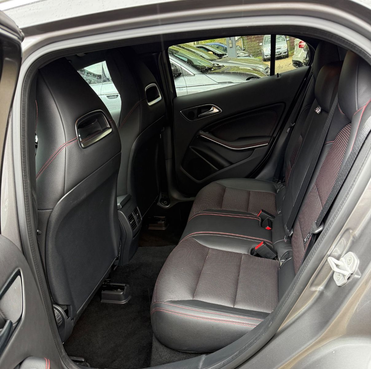 Mercedes-Benz GLA 200 AMG/Kamera/Automatik/Neu Inspektion foto 15