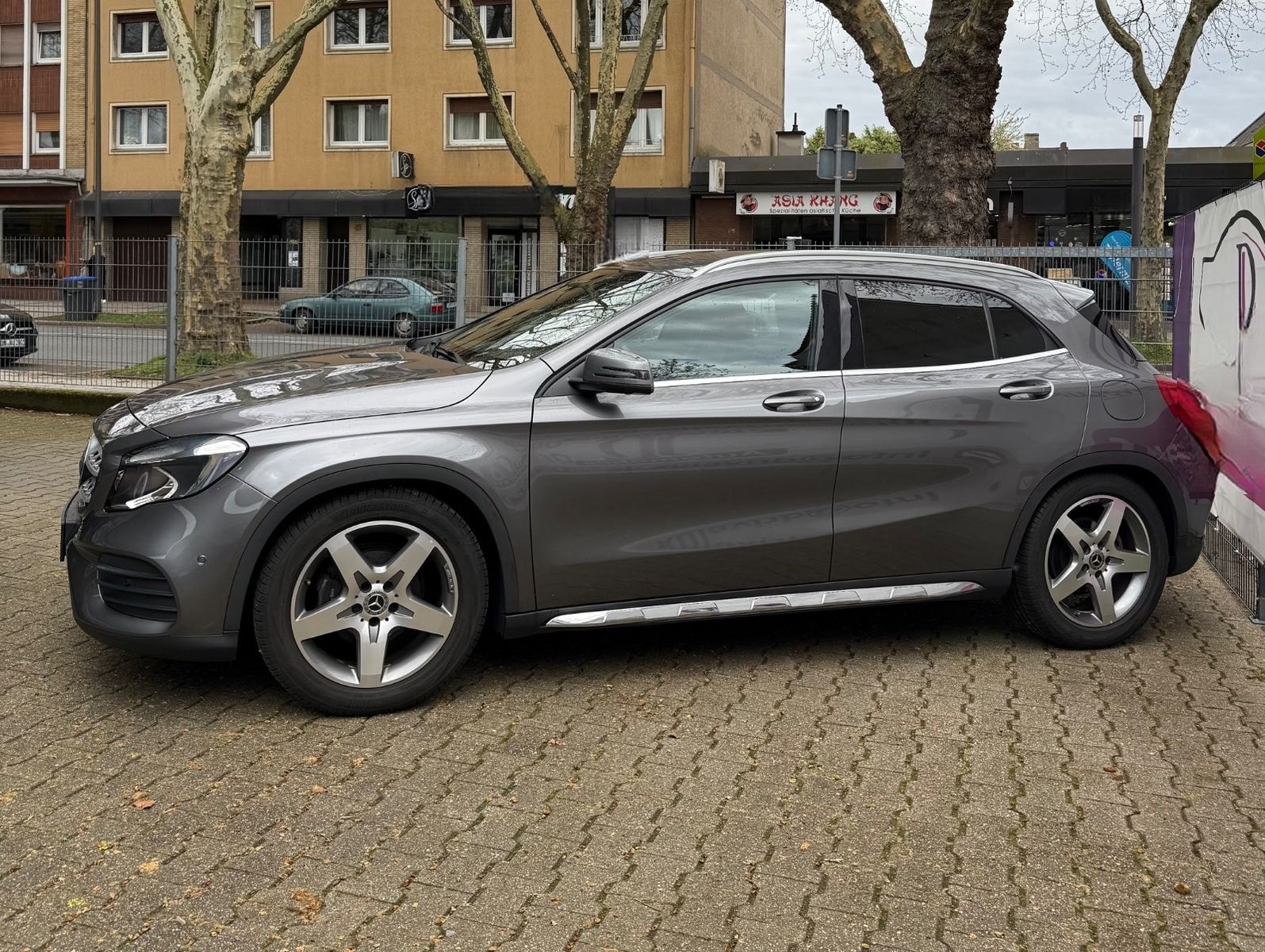 Mercedes-Benz GLA 200 AMG/Kamera/Automatik/Neu Inspektion foto 3