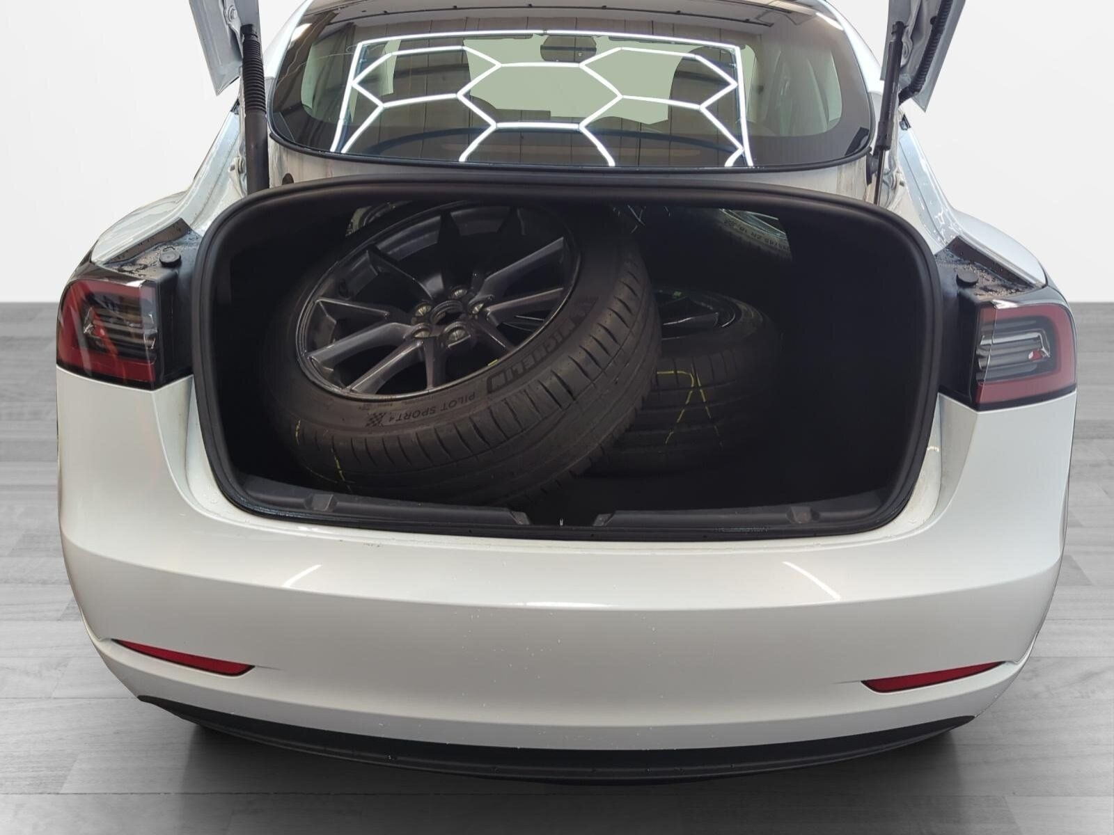 Tesla Model 3 Standard Range A.Pilot Pr.Int. AHK foto 9