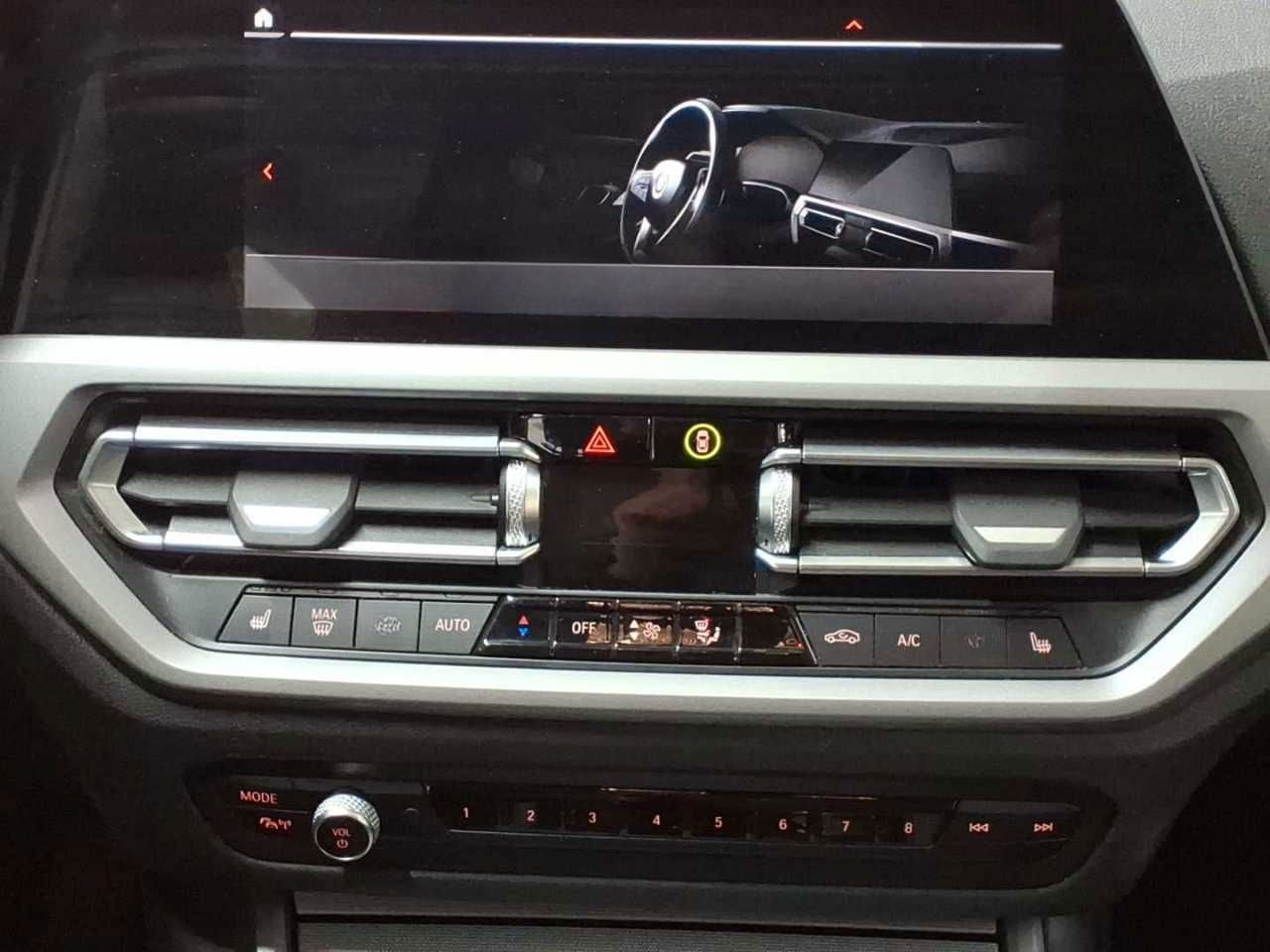 BMW 318d Touring Aut. Navi SHZ LED foto 6