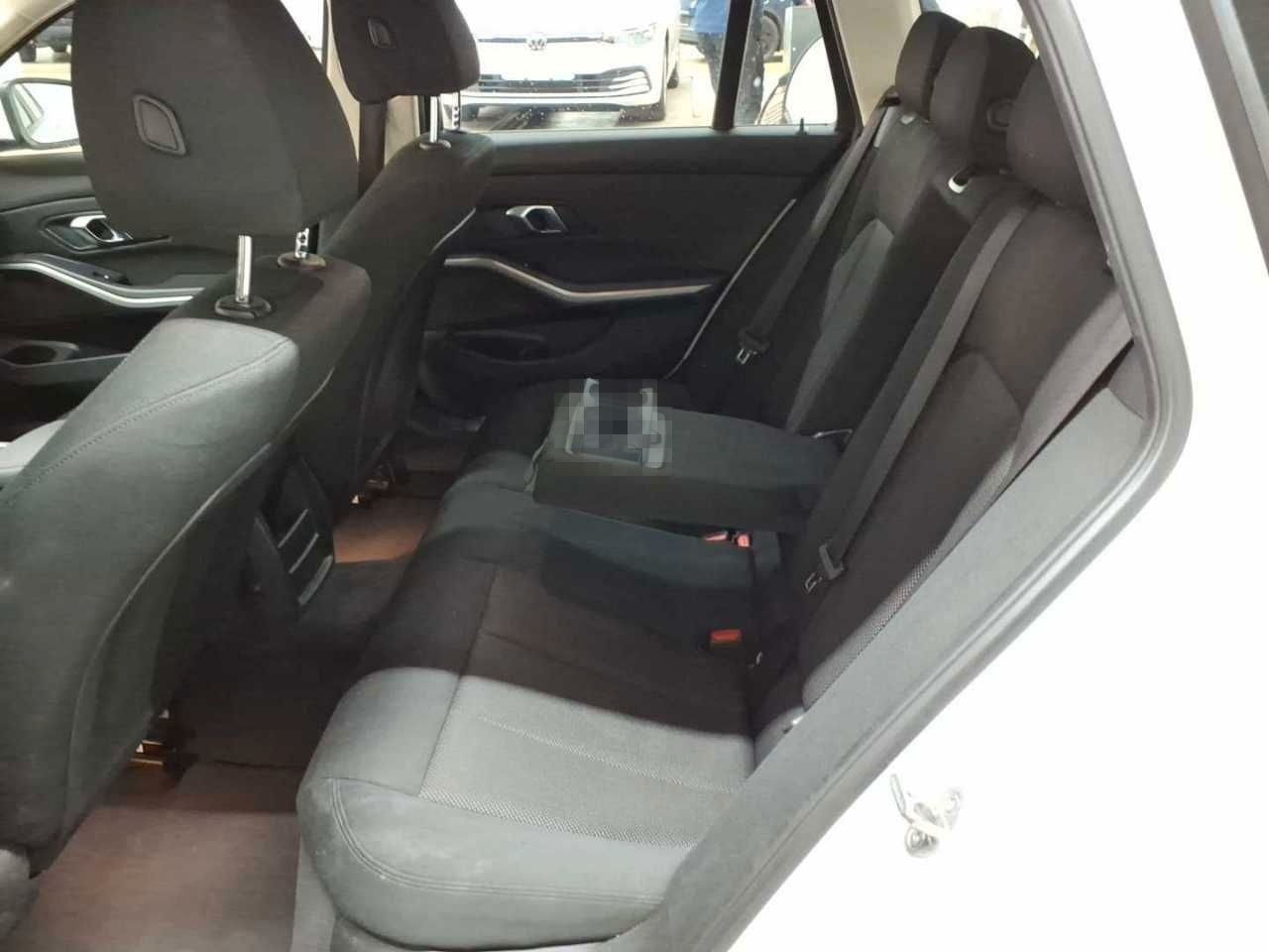 BMW 318d Touring Aut. Navi SHZ LED foto 7