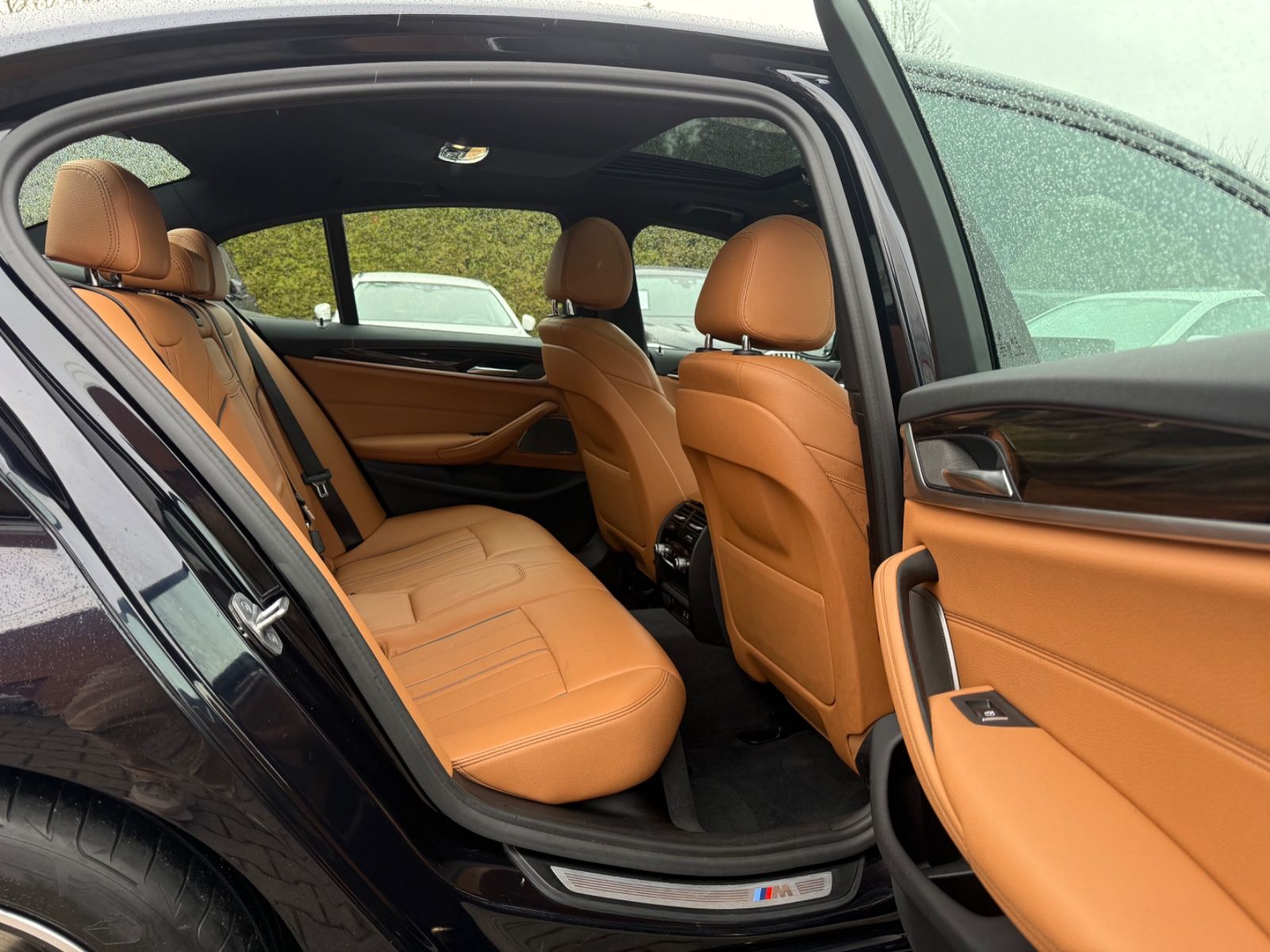 BMW 520d M-Sport*Glasdach*Harman*Kamera*AHK*4 Zonen foto 17