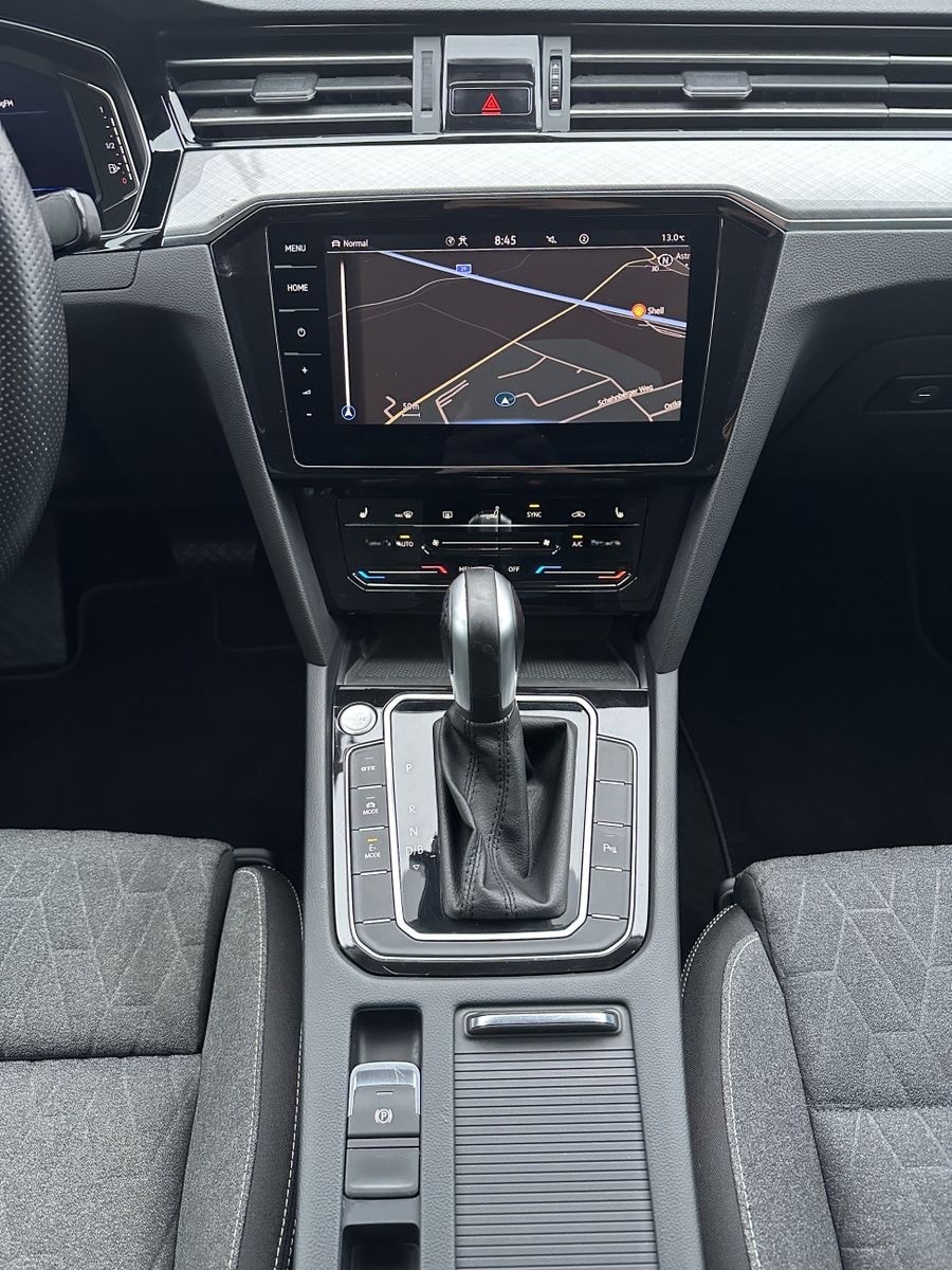 Volkswagen Passat Variant GTE NAV+LED+AHK+VCOCK+KAM+17ZO+PP foto 13