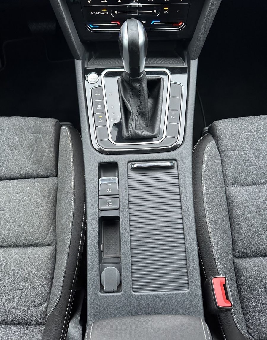 Volkswagen Passat Variant GTE NAV+LED+AHK+VCOCK+KAM+17ZO+PP foto 14