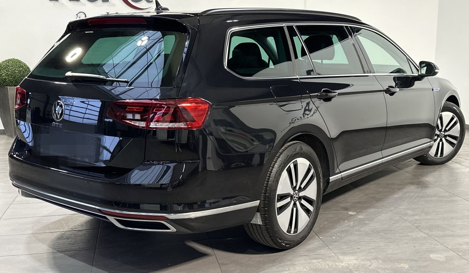 Volkswagen Passat Variant GTE NAV+LED+AHK+VCOCK+KAM+17ZO+PP foto 4