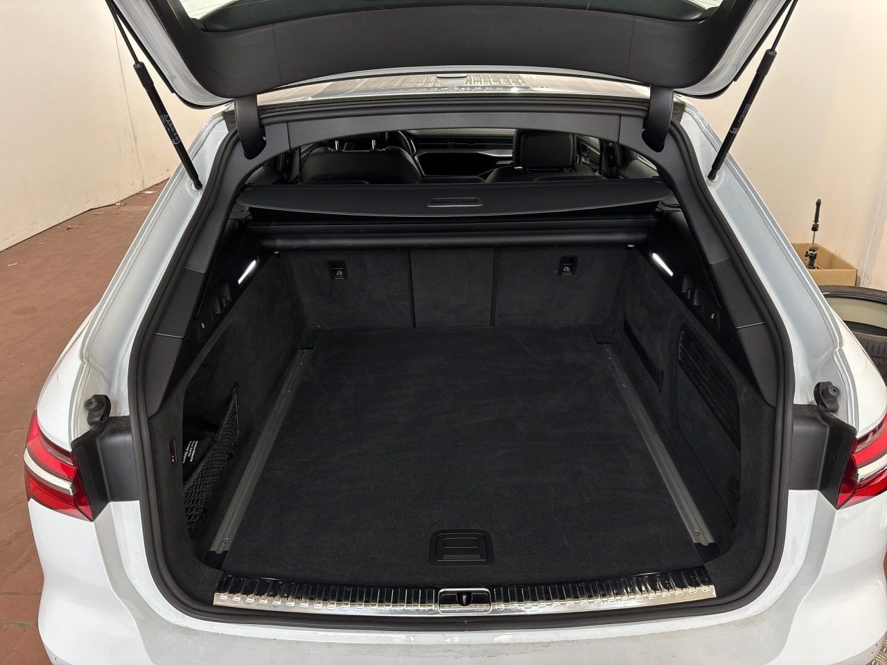 Audi A6 40 2.0 TDI Avant design Virtual 360° AHK ACC foto 13