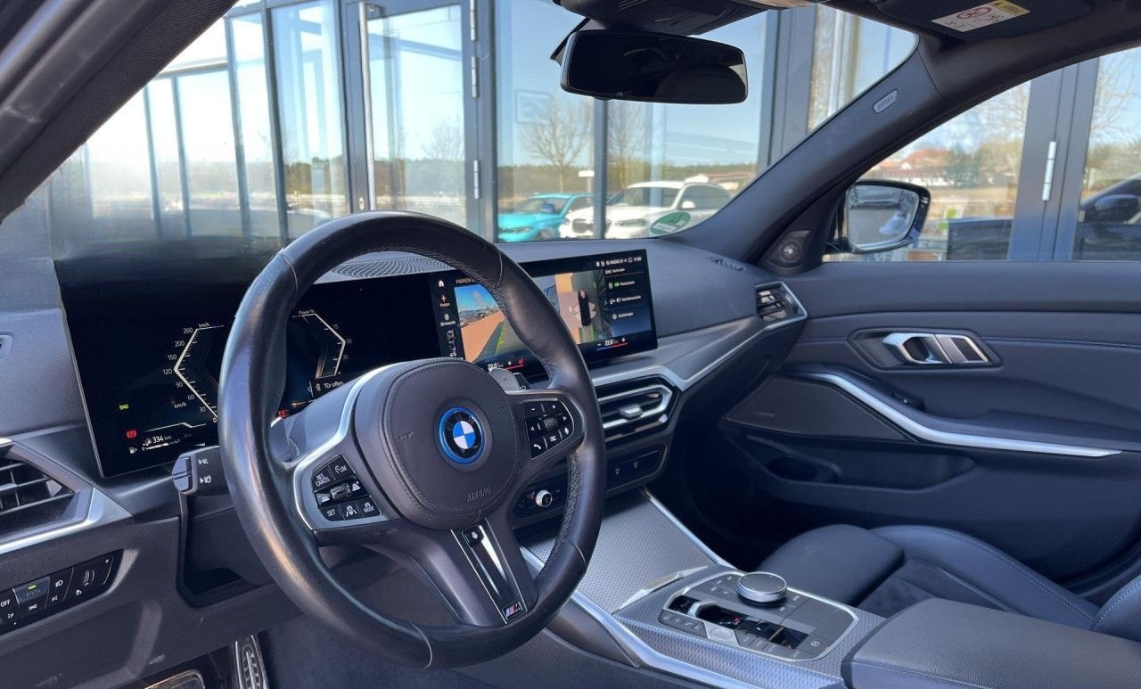 BMW 330e xDrive Touring M-Sport ACC 360° H/K AHK foto 9