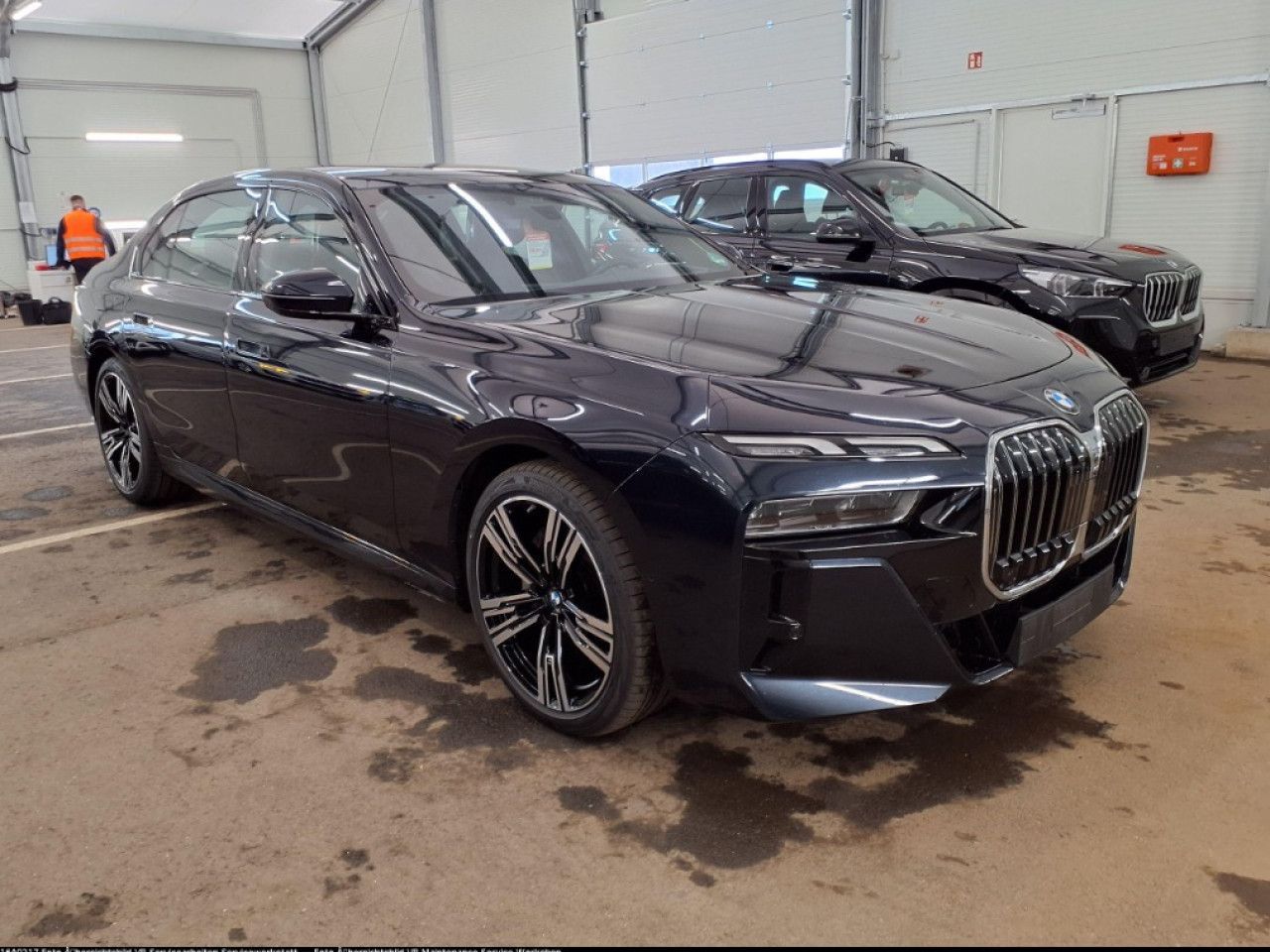 BMW 740d xDr M SPORT SkyLounge,StHzg,360°,DAPro,HUD foto 3