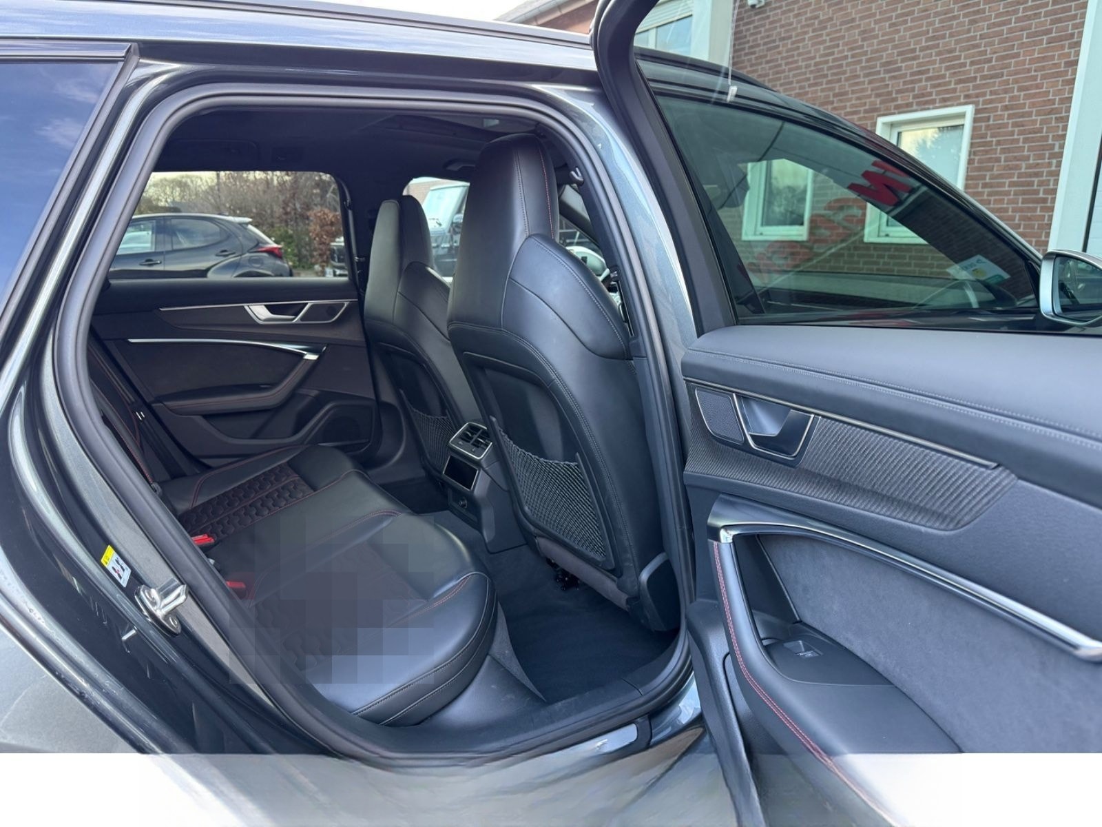 Audi RS6 Avant 4.0 TFSI quattro foto 18