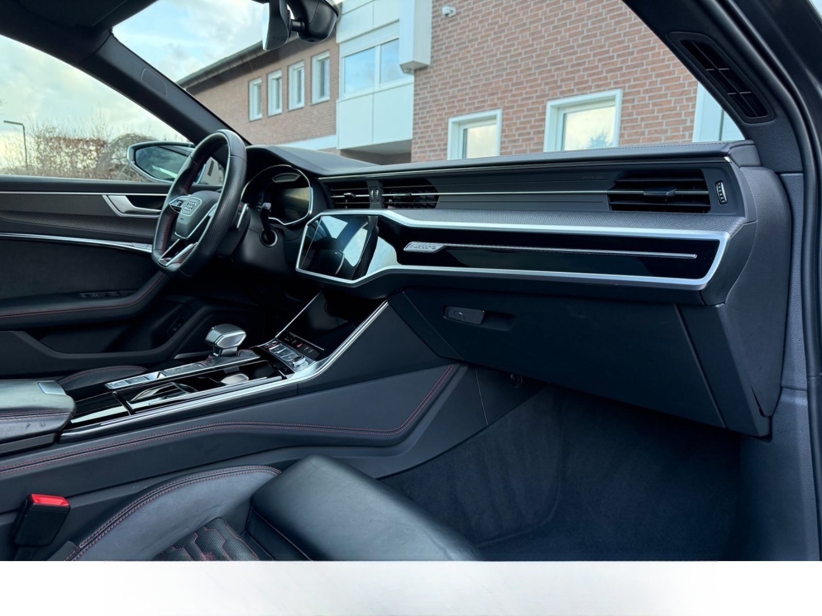 Audi RS6 Avant 4.0 TFSI quattro foto 21