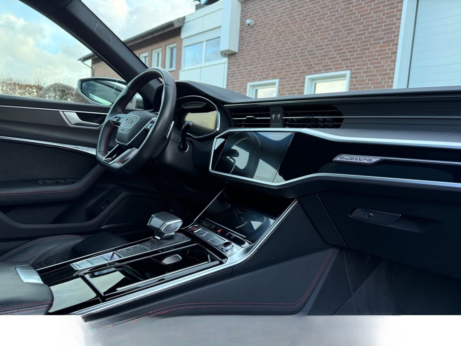 Audi RS6 Avant 4.0 TFSI quattro foto 22