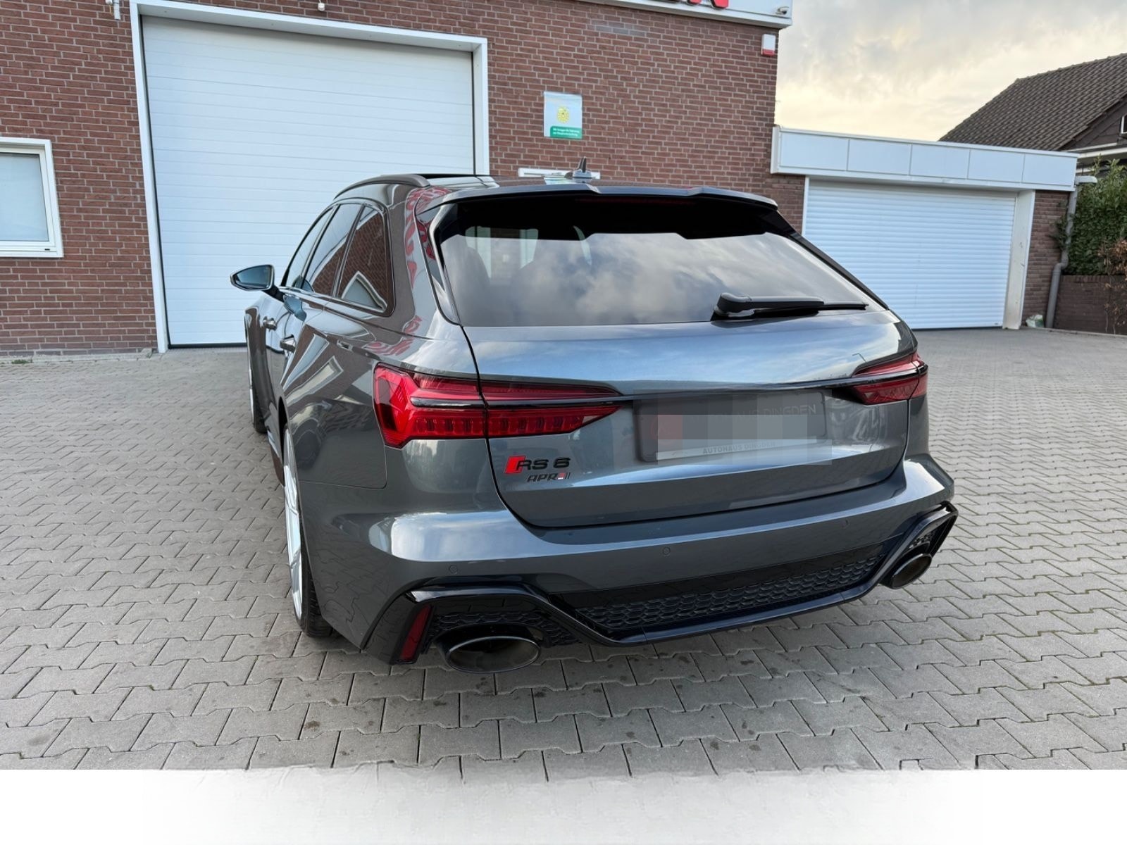 Audi RS6 Avant 4.0 TFSI quattro foto 9
