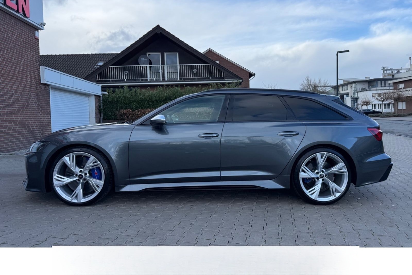 Audi RS6 Avant 4.0 TFSI quattro foto 10