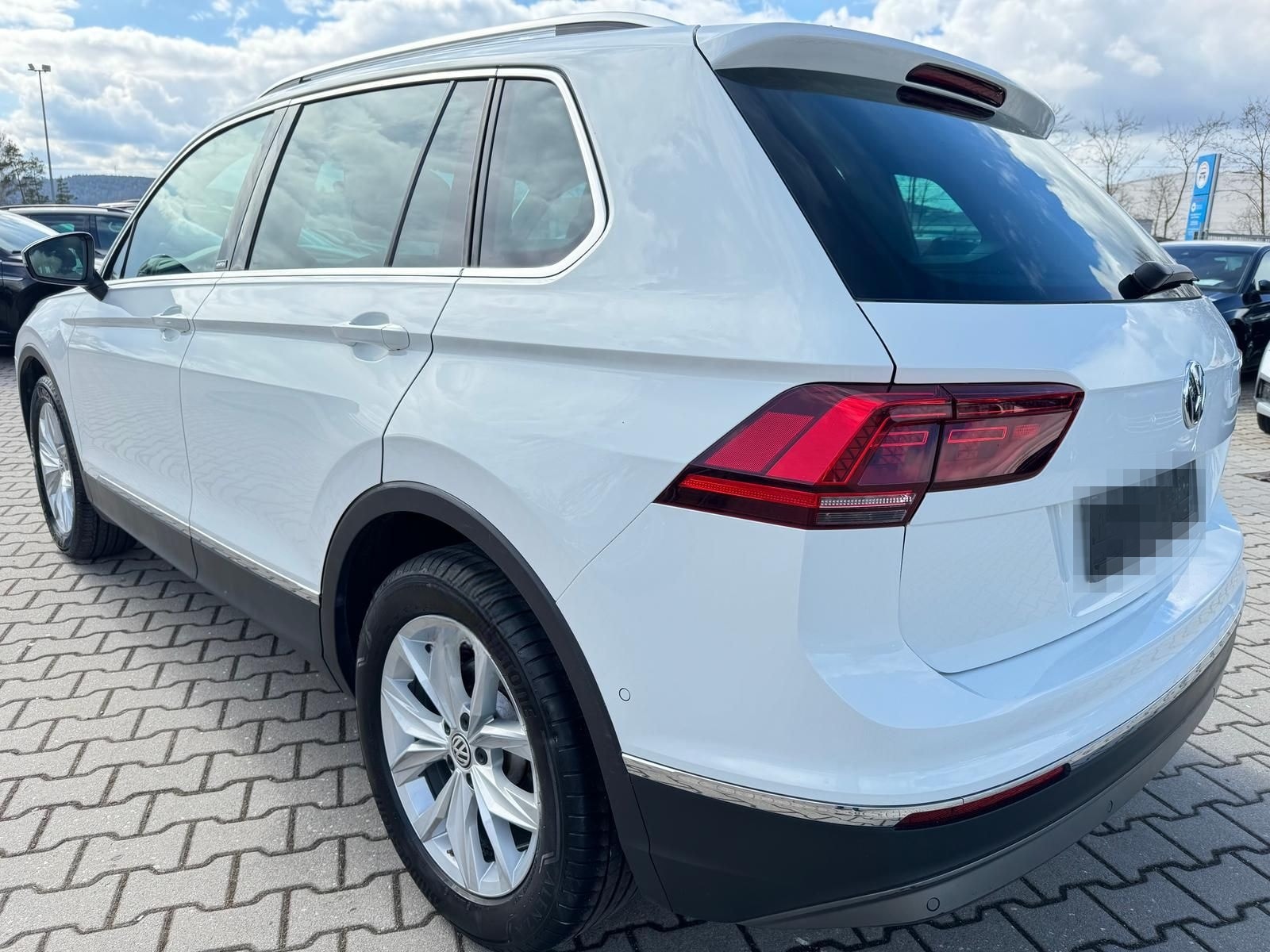 Volkswagen Tiguan 2.0 TDI Highline Virtual Kamera ACC Alu foto 3