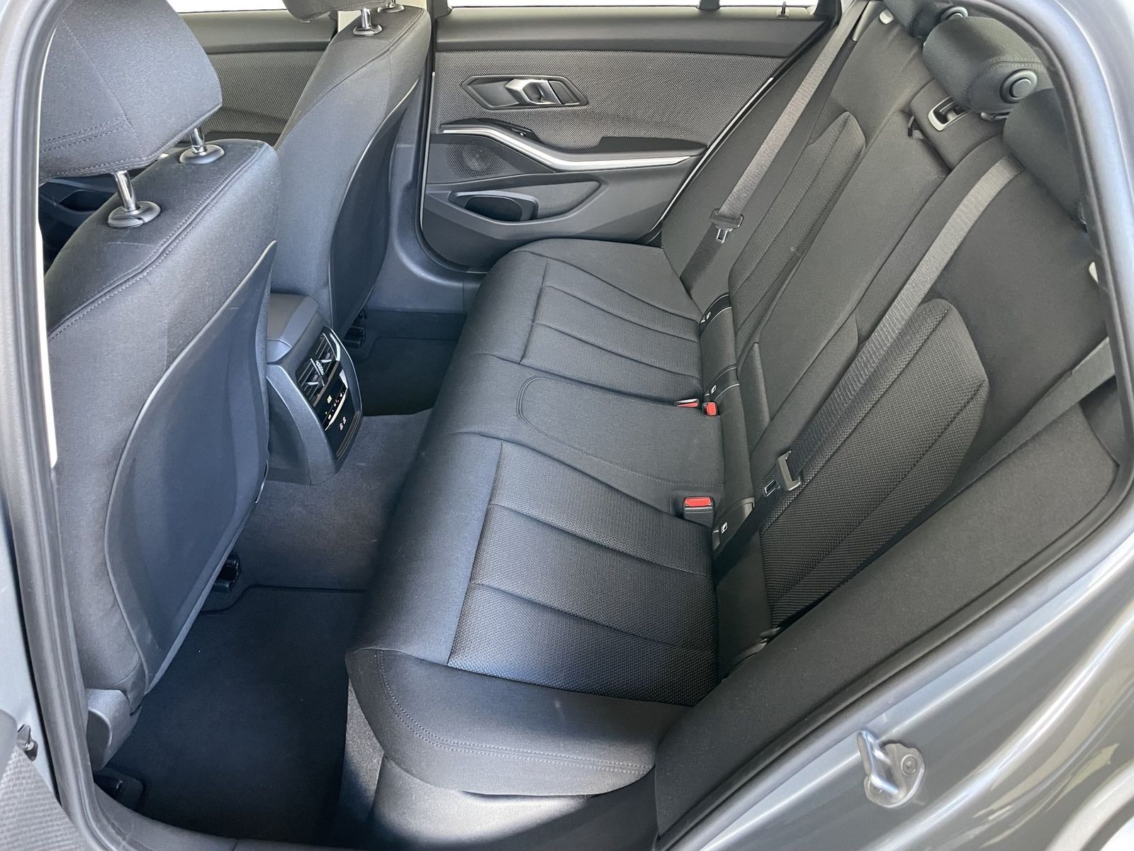 BMW 318i A Touring Navi|AHK|MFL|PDC|SHZ foto 9