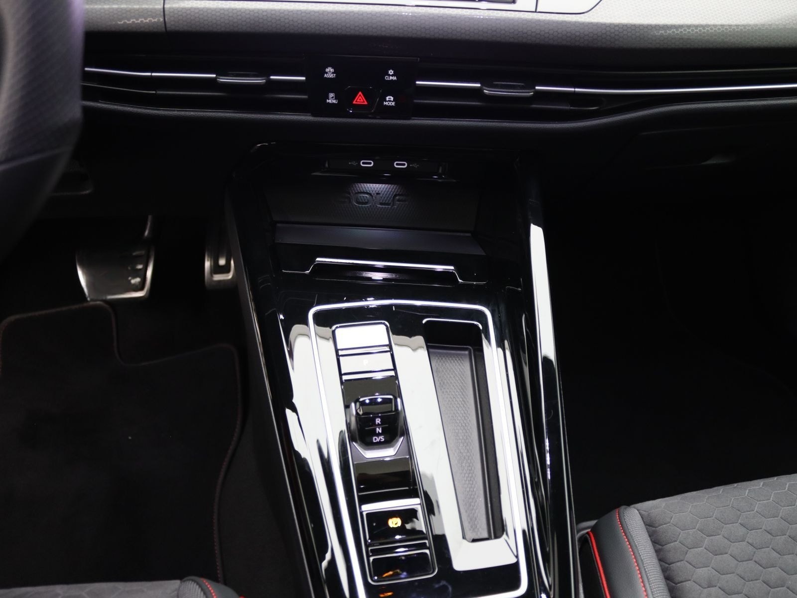 Volkswagen Golf GTI Clubsport 2.0 TSI DSG/ BlackStyle, Pano foto 16