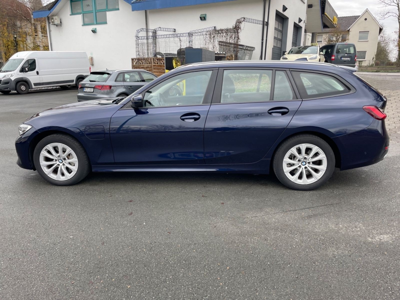 BMW 330e Advantage HeadUp PANO VirtuCock Kamera 1.Hd foto 8