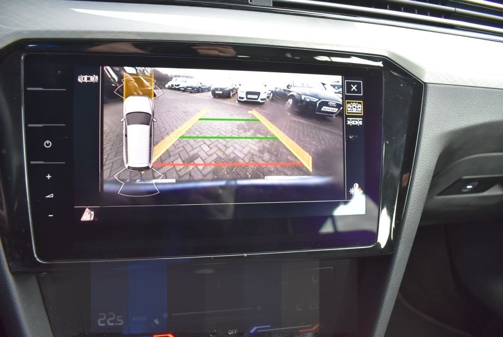 Volkswagen Passat Variant 2.0 TDI SCR Business LED-Scheinwe foto 14