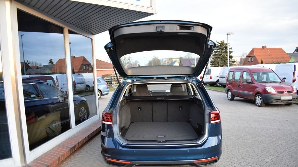 Volkswagen Passat Variant 2.0 TDI SCR Business LED-Scheinwe foto 4