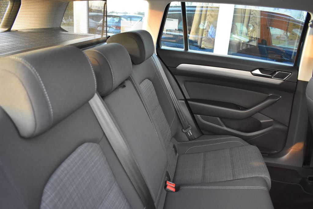Volkswagen Passat Variant 2.0 TDI SCR Business LED-Scheinwe foto 5