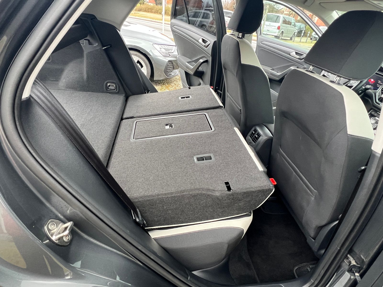 Volkswagen T-Roc Sport ACC, Kamera, el.Hecktür foto 9