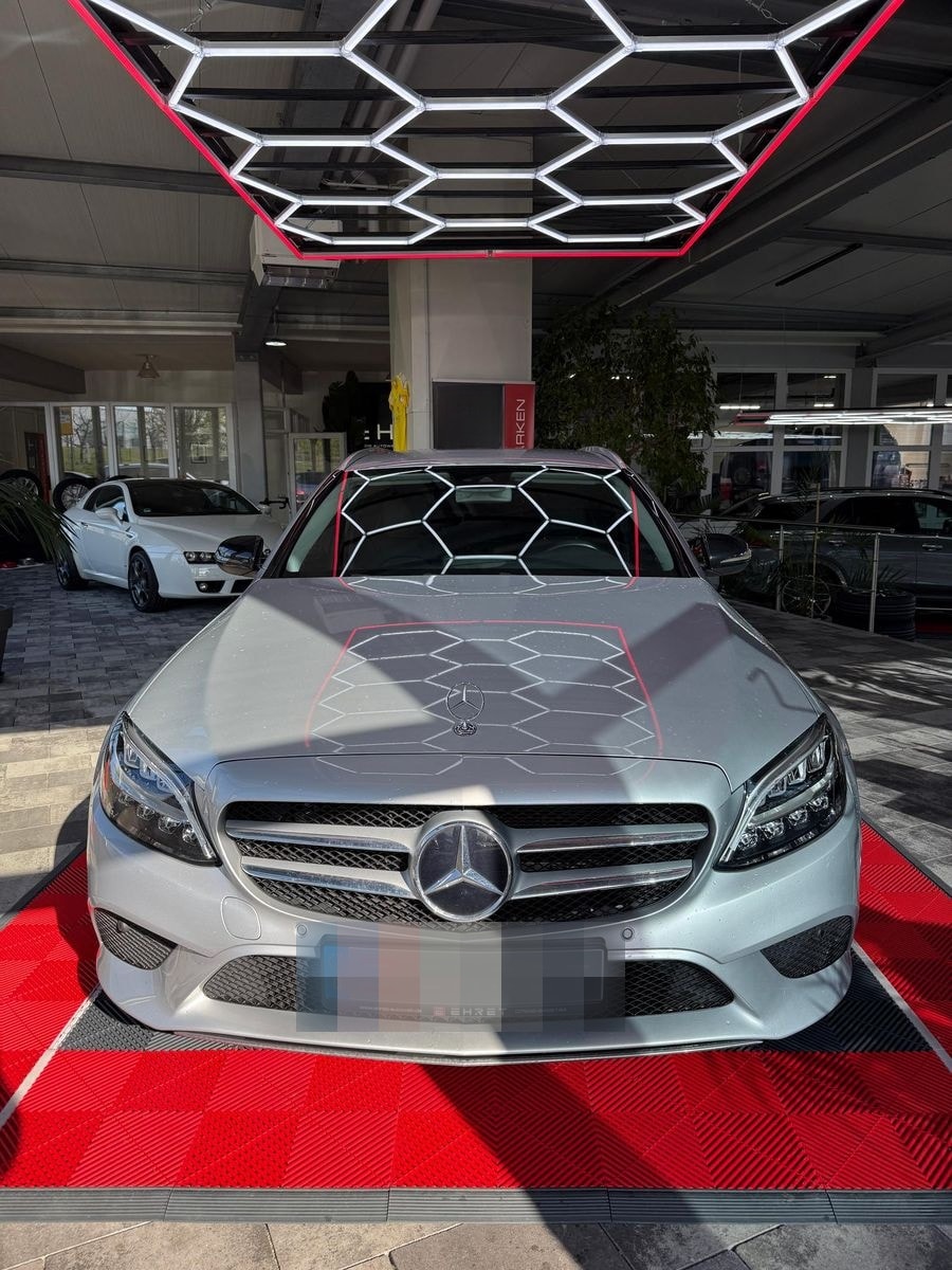 Mercedes-Benz C 180, Navi, Sitzh. Klimaautom., Kamera foto 2