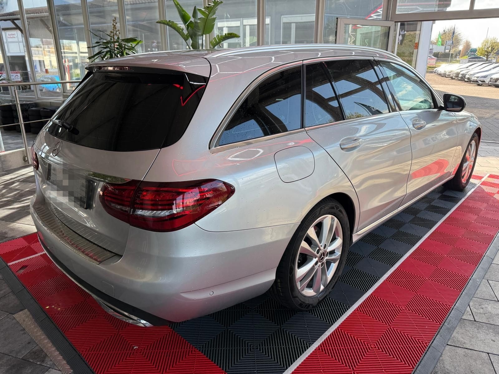 Mercedes-Benz C 180, Navi, Sitzh. Klimaautom., Kamera foto 6